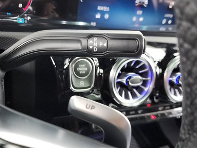 MERCEDES-BENZ A-CLASS - 9