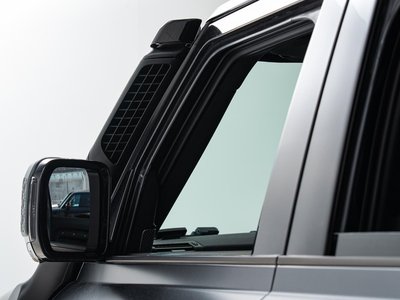 LAND ROVER DEFENDER - 6