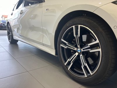 صورة مصغرة 18 لـ 2025 BMW 3 SERIES