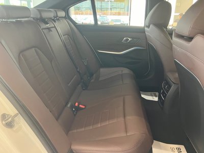 صورة مصغرة 13 لـ 2025 BMW 3 SERIES