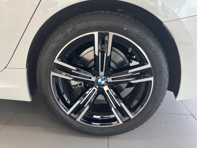 صورة مصغرة 40 لـ 2025 BMW 3 SERIES