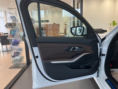 صورة مصغرة 57 لـ 2025 BMW 3 SERIES