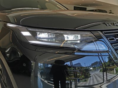 2025 LAND Rover RANGE ROVER VELAR photo 8