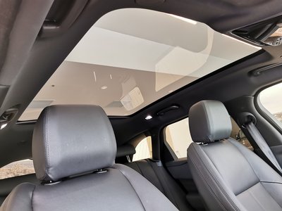 2025 LAND Rover RANGE ROVER VELAR photo 3