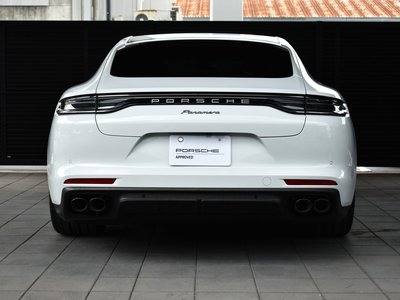 PORSCHE PANAMERA - 10