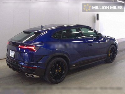 LAMBORGHINI URUS - 5