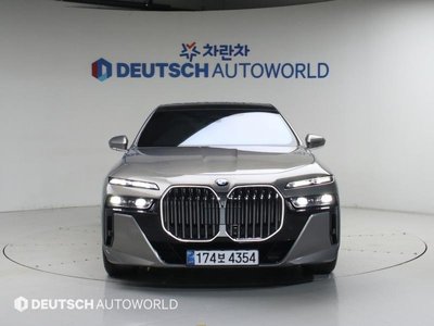 BMW 7 SERIES - 2
