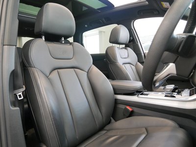 AUDI Q7 - 10