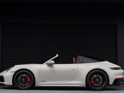 PORSCHE 911 - 8