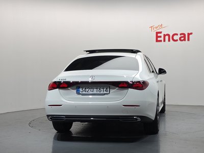 MERCEDES-BENZ E-CLASS - 4