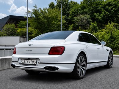 2022 Bentley FLYING SPUR — миниатюра 13