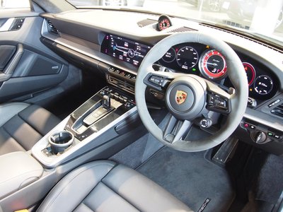 2021 Porsche 911 — миниатюра 23