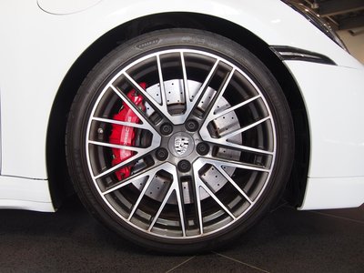 2021 Porsche 911 — миниатюра 12