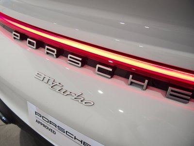 2021 Porsche 911 — миниатюра 18