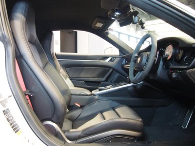 2021 Porsche 911 — миниатюра 25