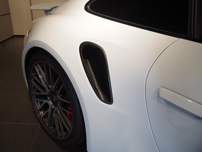2021 Porsche 911 — миниатюра 22