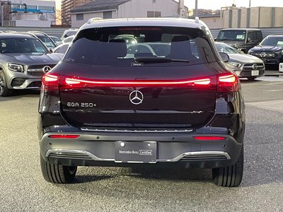 MERCEDES-BENZ EQA - 8