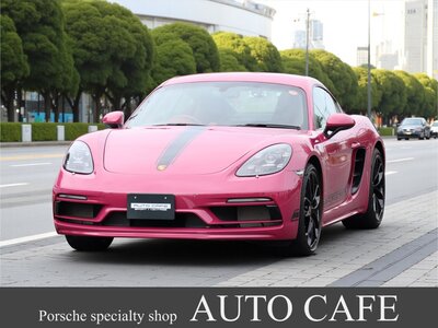 PORSCHE 718 CAYMAN