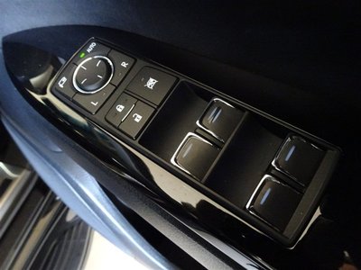 2018 Lexus LX — миниатюра 31