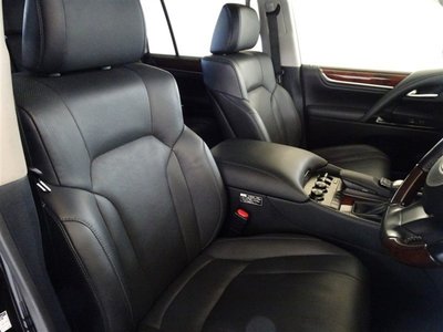 2018 Lexus LX — миниатюра 11