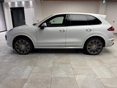 PORSCHE CAYENNE - 8