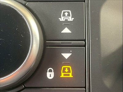 LAND ROVER DEFENDER - 10