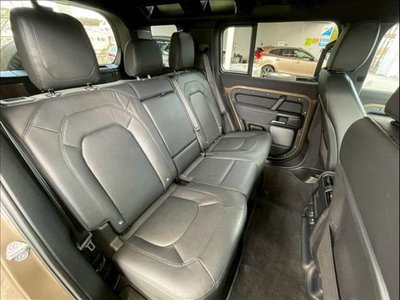 LAND ROVER DEFENDER - 8