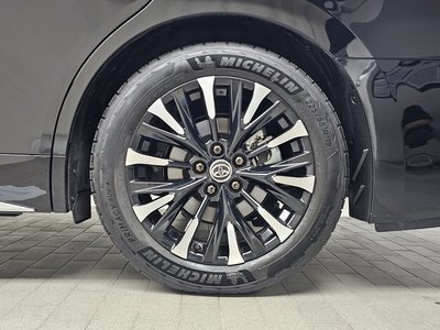 2025 Toyota ALPHARD photo 8