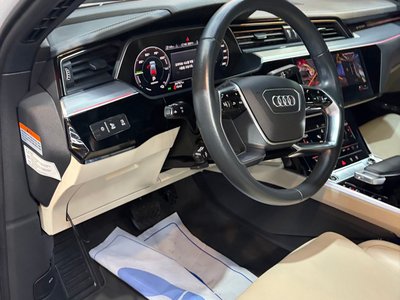 AUDI E-TRON - 9
