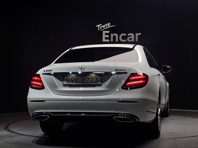 MERCEDES-BENZ E-CLASS - 3