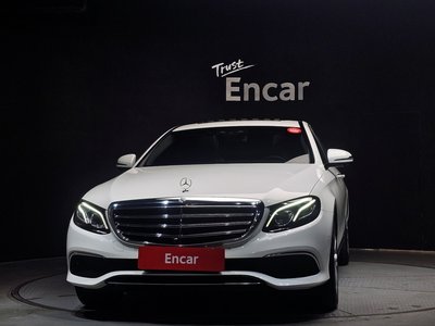 MERCEDES-BENZ E-CLASS - 2