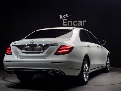MERCEDES-BENZ E-CLASS - 4