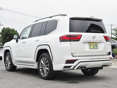 TOYOTA LAND CRUISER 300 - 10