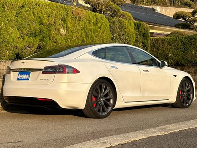 TESLA MODEL S - 4