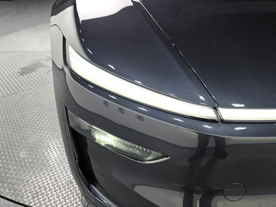 TESLA MODEL Y - 9