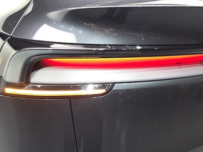 TESLA MODEL Y - 10