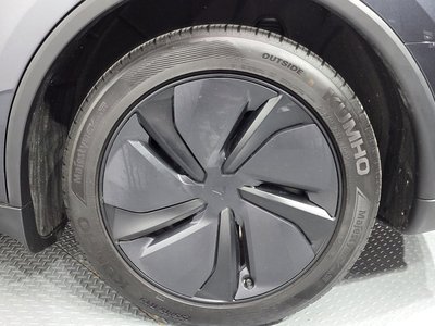 TESLA MODEL Y - 8