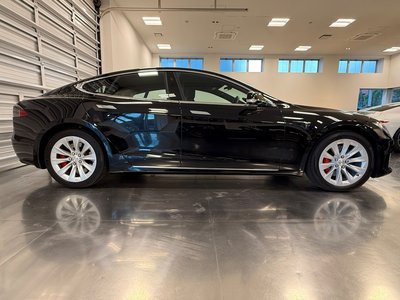 TESLA MODEL S - 9