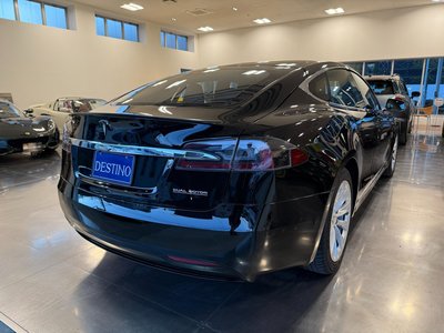 TESLA MODEL S - 10