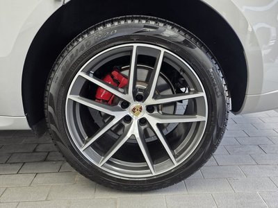 PORSCHE MACAN - 8