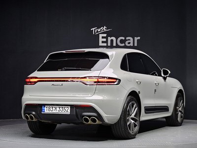 PORSCHE MACAN - 3