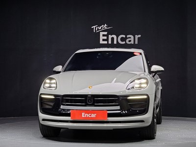 PORSCHE MACAN - 2