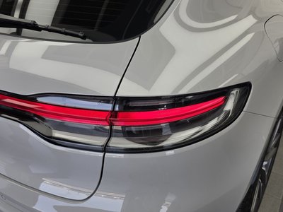 PORSCHE MACAN - 10