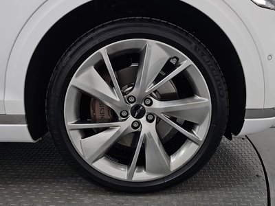 صورة 8 لـ 2024 Genesis GV70