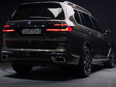 2023 BMW X7 — фото 3