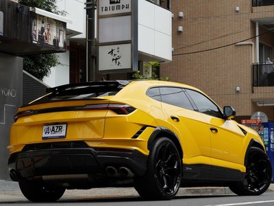 LAMBORGHINI URUS - 9