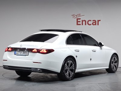 MERCEDES-BENZ E-CLASS - 4