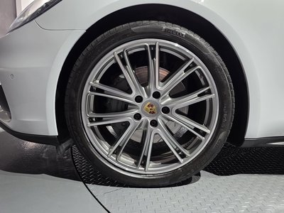 صورة 6 لـ 2018 Porsche PANAMERA