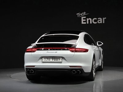صورة 4 لـ 2018 Porsche PANAMERA