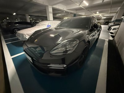 PORSCHE PANAMERA - 4
